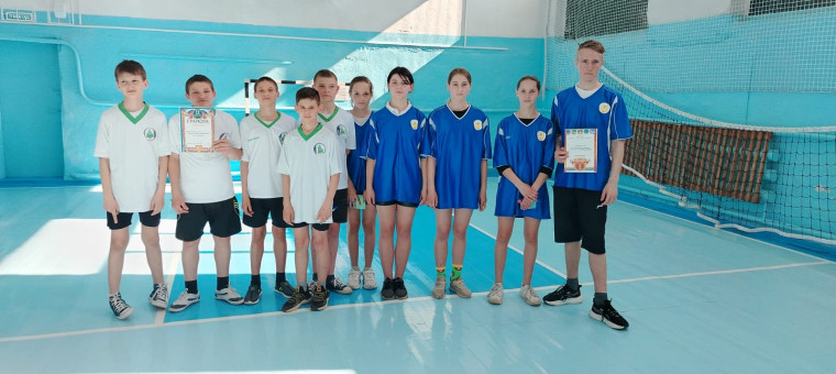 Спортивный праздник "Сильные, смелые, ловкие".